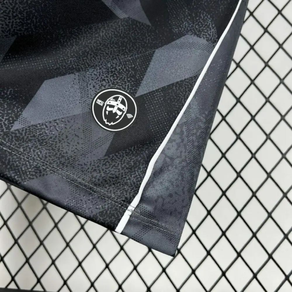5b014b1e6f7185c8b7d27cad 2025/26 Vitoria De Guimaraes Away Jersey - Image 4