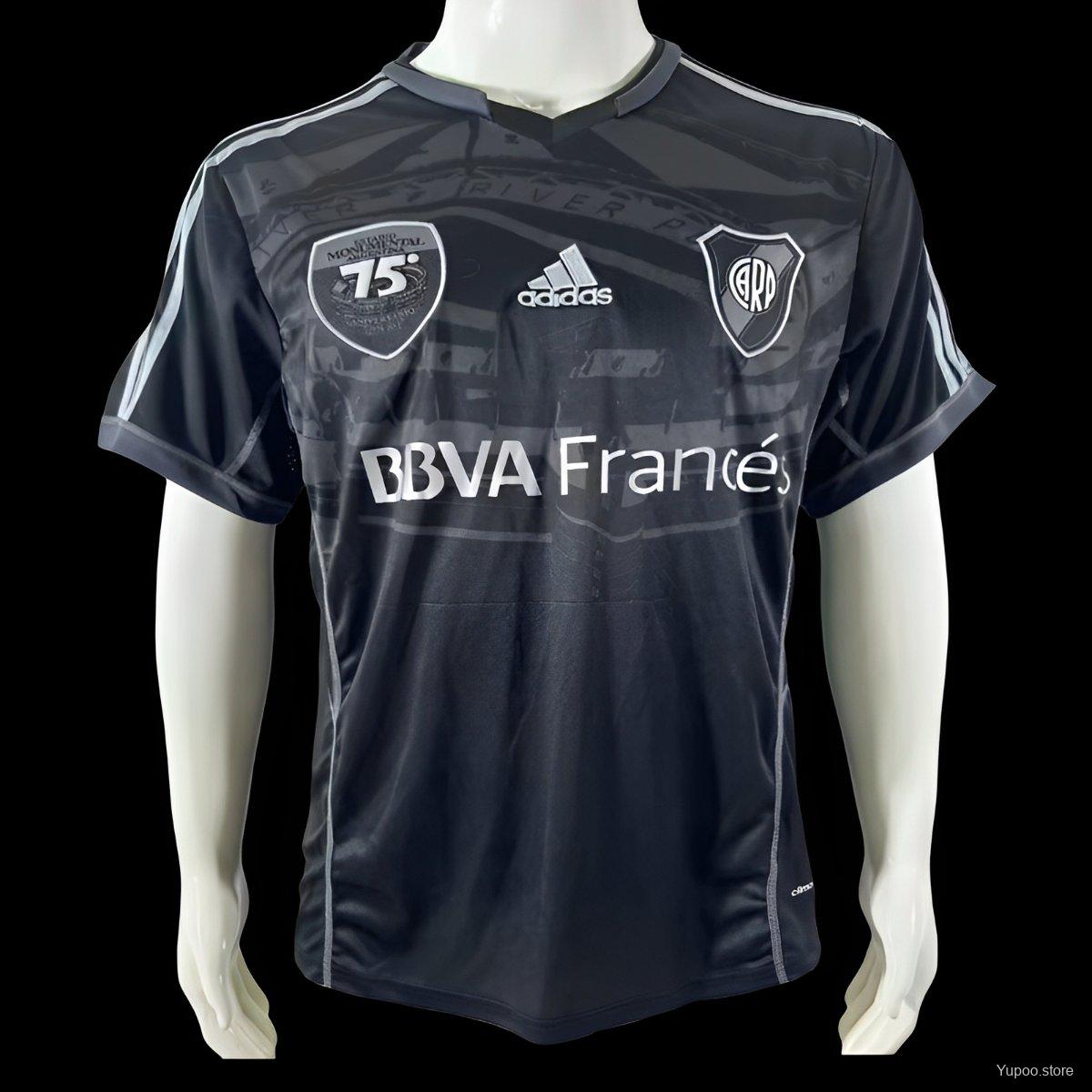 17a9e75c0bba7bdf699bb9bd.jpg Retro 13/14 River Plate 75Th Anniversary Black Jersey - Image 1