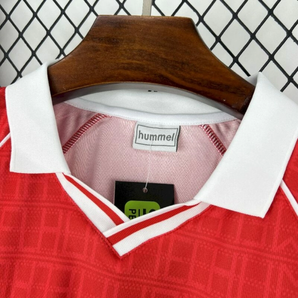 31bd8589d4e9294b207a1f07.webp 1990 Retro Benfica Home Jersey - Image 9