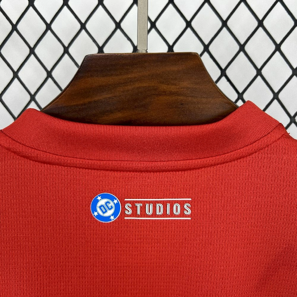 6460e339c158ea8c323aff61.webp 2025/26 Bahia Superman Collaboration Jersey - Image 4