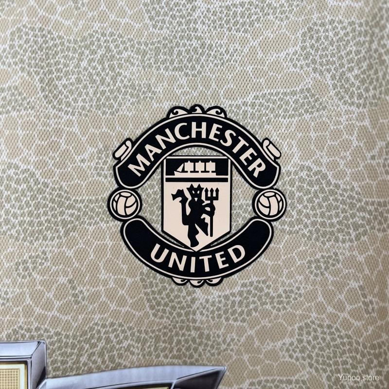ab86e9c8f7a9046f.jpg 19/20 Retro Manchester United Away Jersey - Image 3