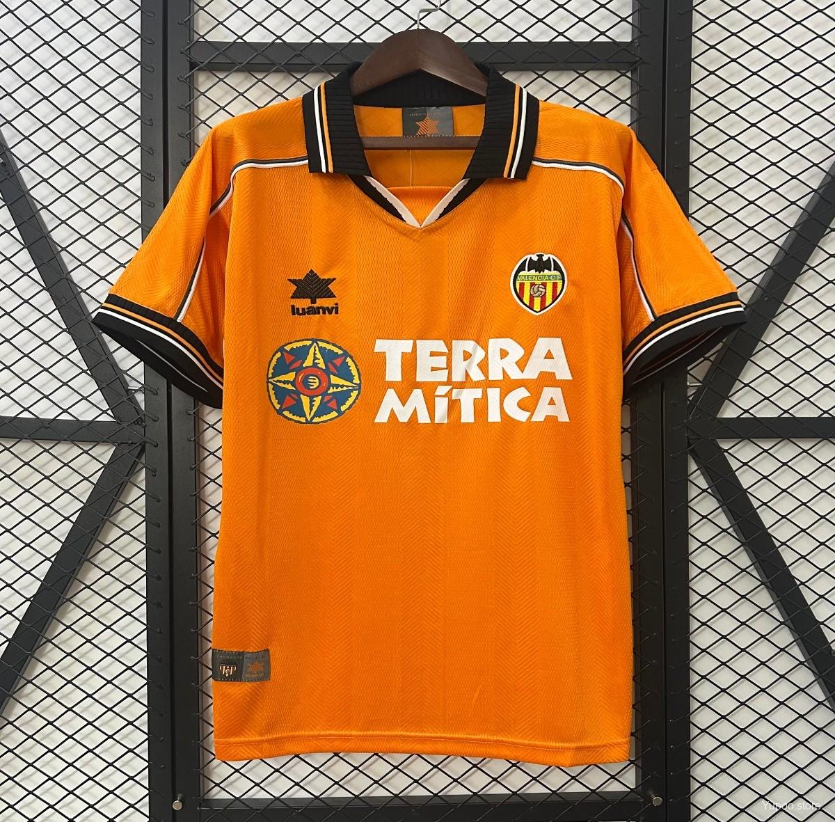 cfdd07f3616cda1eca6cc4ee.jpg 99/00 Retro Valencia Away Jersey - Image 1