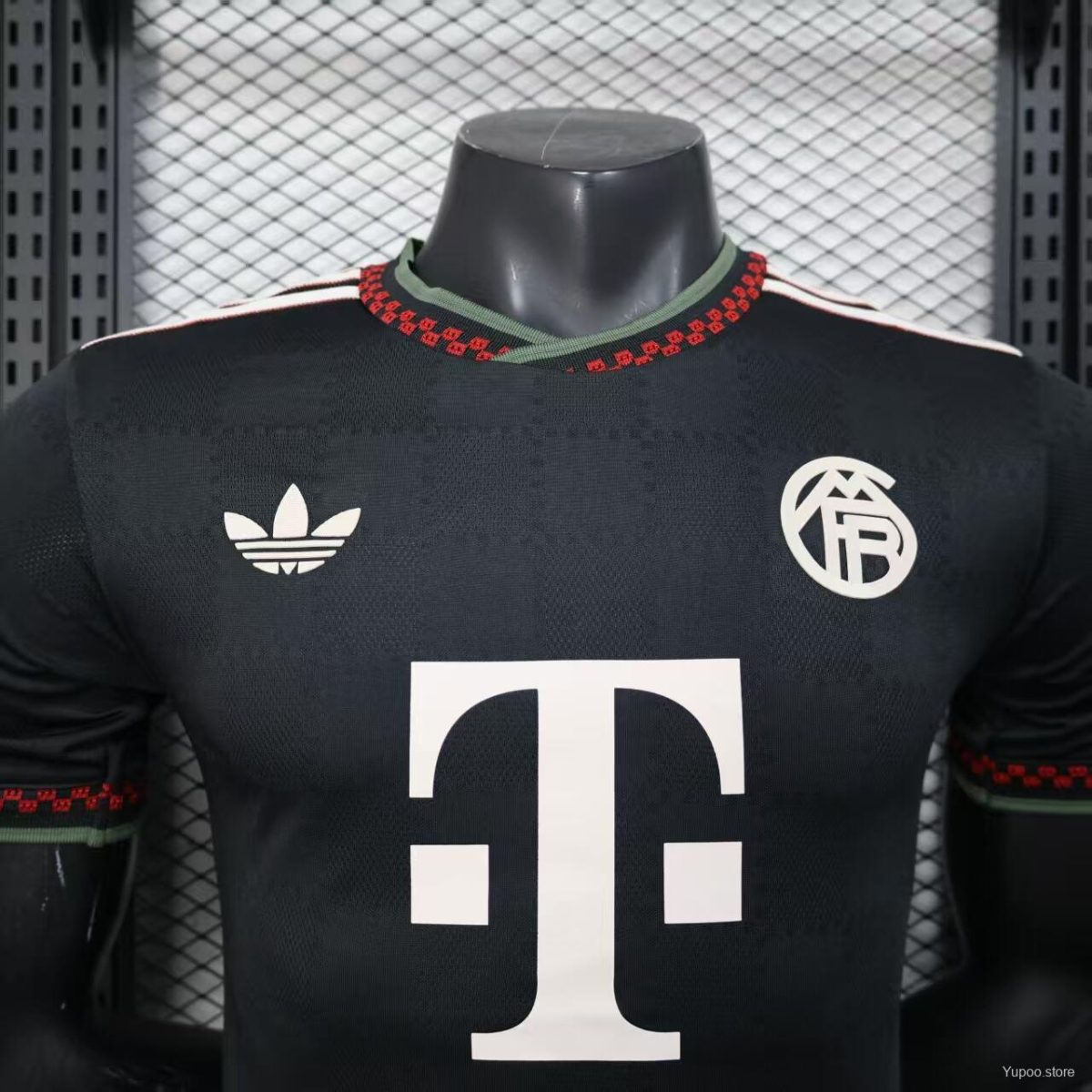 Player Version 25/26 Bayern Munich Oktoberfest Black Jersey - Image 4
