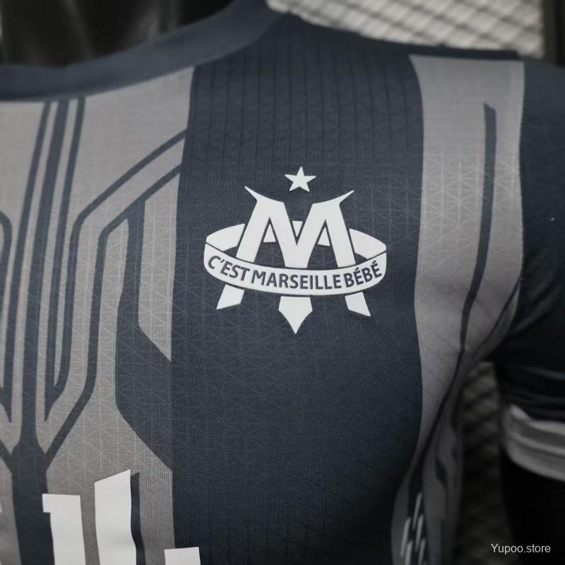 0e4bc4016ef0f9cb.jpg Player Version 25/26 Olympique de Marseille Grey with Geometric Stripes Jersey - Image 3