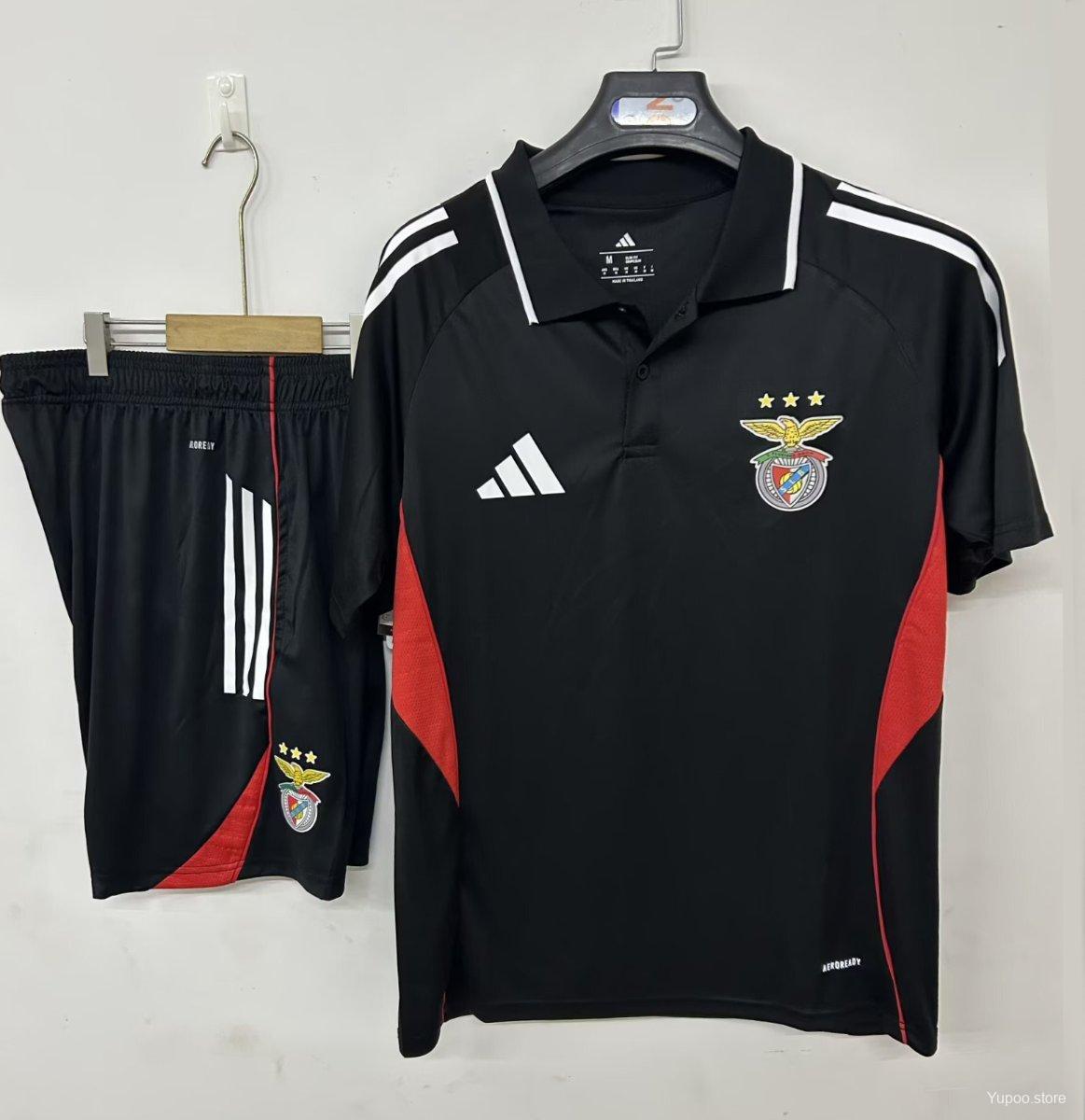 410578ff0363301f3edc2a4c.jpg 25/26 POLO Benfica Training Jersey Black+ Shorts - Image 1
