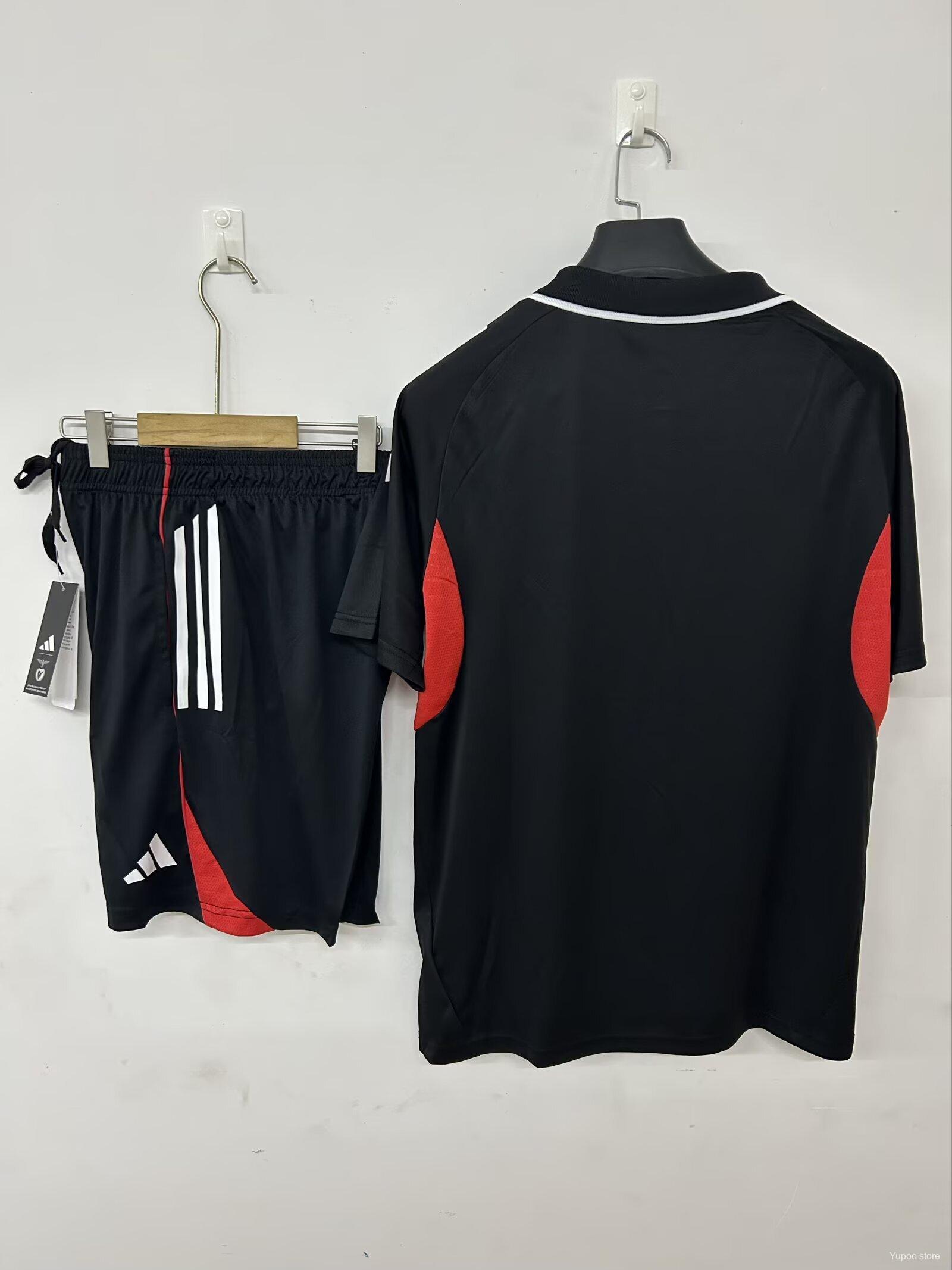 44950e959c6c63a9.jpg 25/26 POLO Benfica Training Jersey Black+ Shorts - Image 3