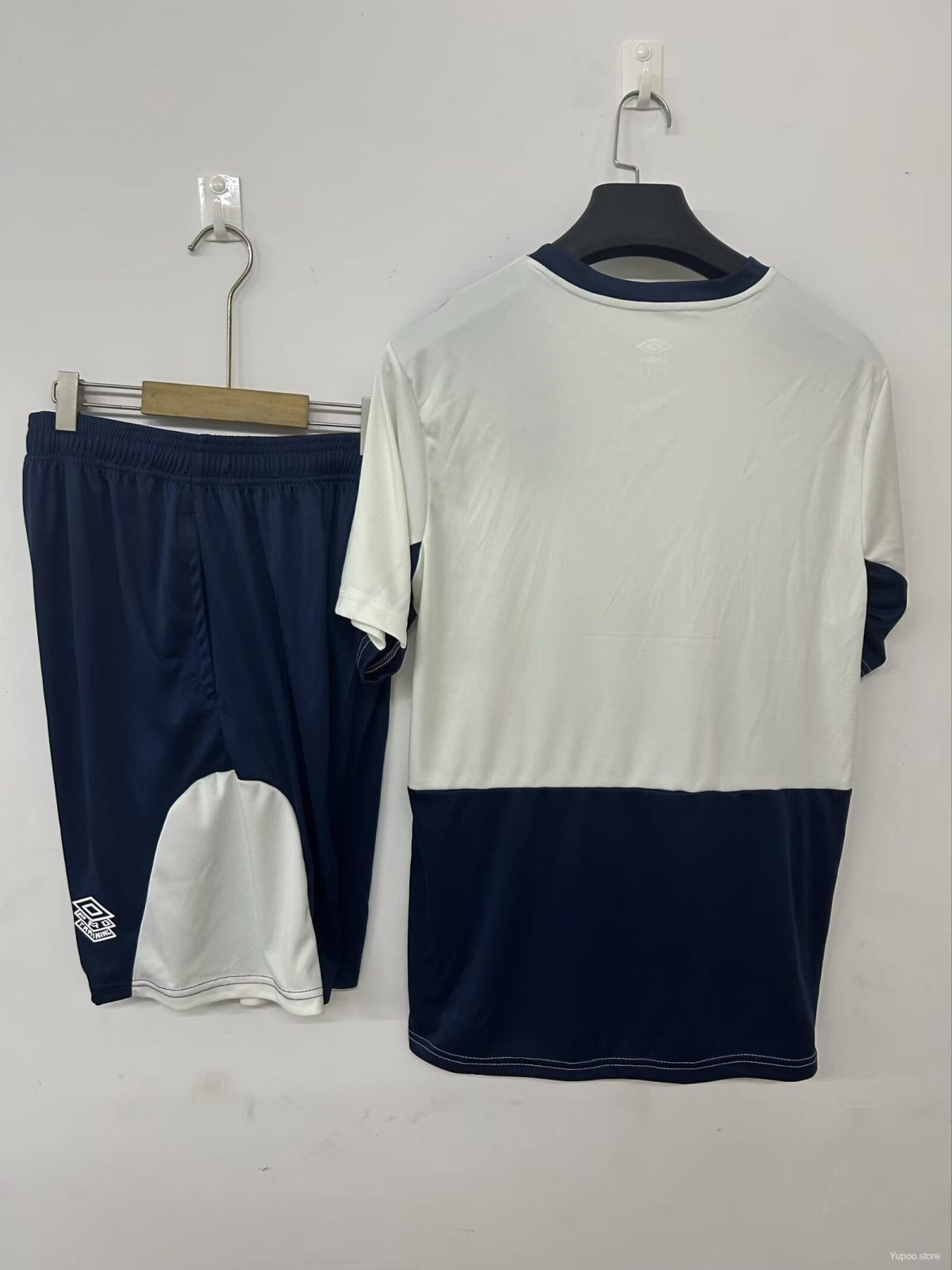 25/26 West Ham United Training Jersey Beige+ Shorts - Image 3