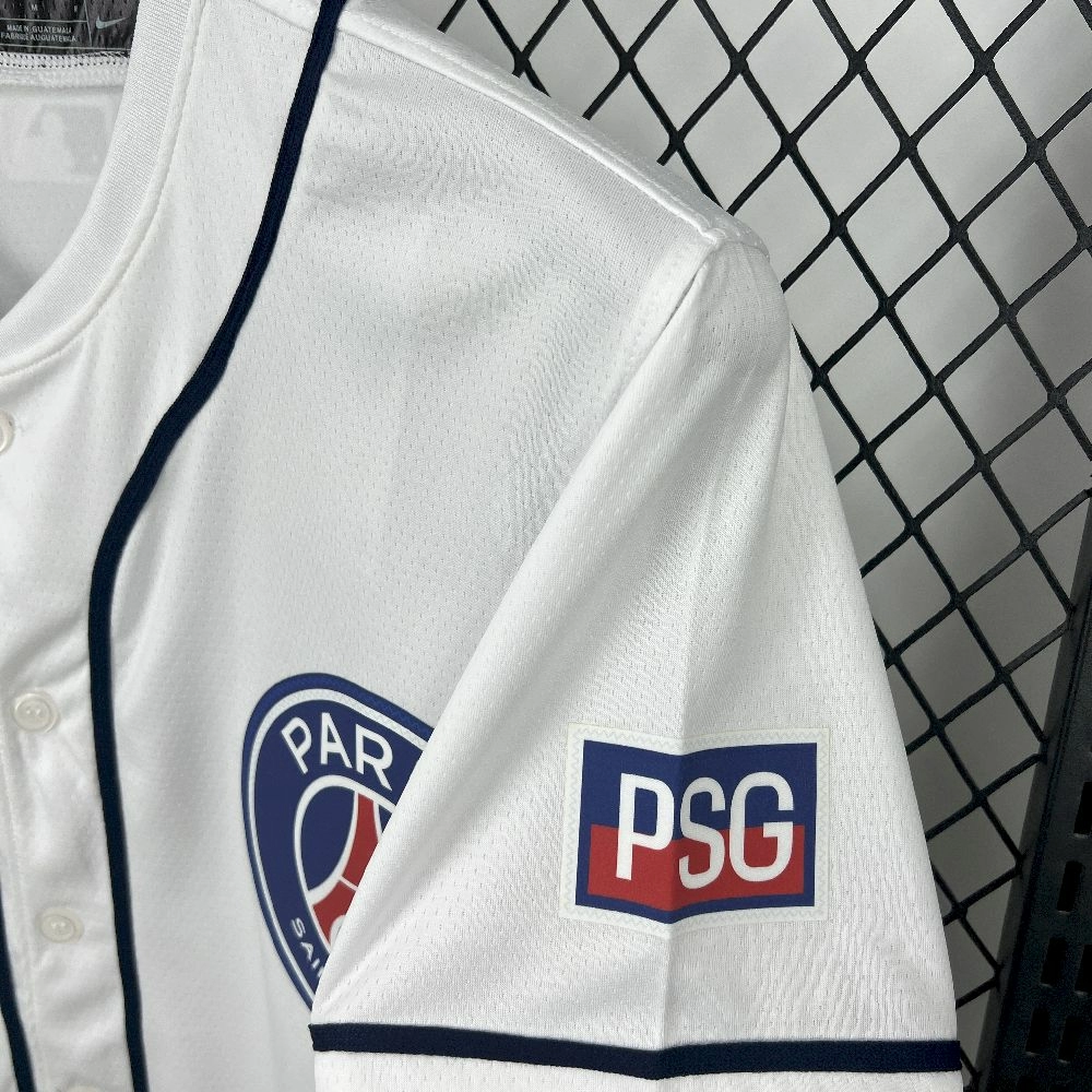 6d778a2929419092046ca5f5.webp 2025/26 Paris Saint-Germain US Pack White Jersey - Image 5