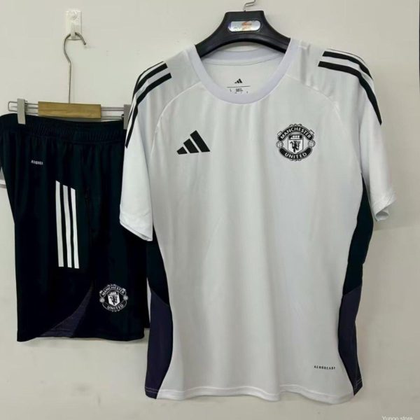 25/26 Manchester United Pre-Match Training Jersey White+ Shorts