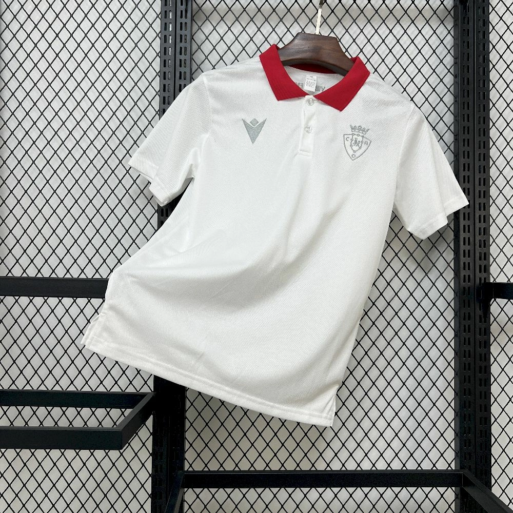 c340c1bb587cd844f86f8b6f.webp 2025/26 Mens CA Osasuna Polo Jersey - Image 1