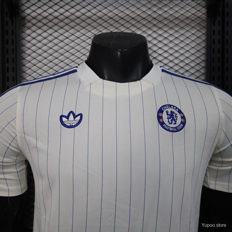 da190a76414fe3a860661cd9.jpg Player Version 25/26 Chelsea Adidas Original Terrace Icons WHITE Jersey - Image 3