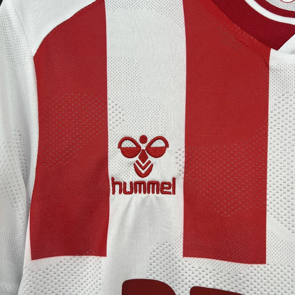 e7715c6b802f10c3293fbe3b.webp 2025/26 1. FC Köln Home Jersey - Image 10