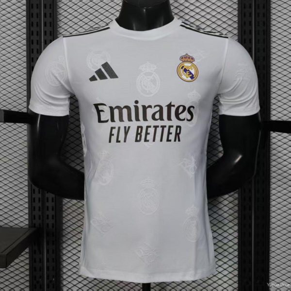 Player Version 25/26 Real Madrid White with Embossed Royal Crest Pattern Jersey