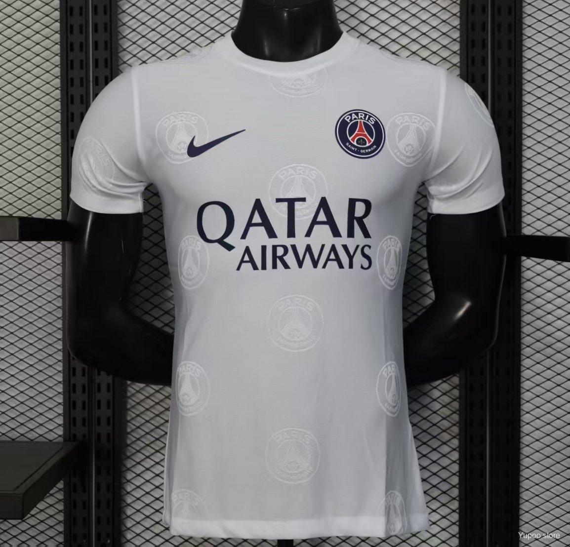 e7a325c4ff078646c292bd7f.jpg Player Version 25/26 PSG White with Embossed PSG Badge Pattern Jersey - Image 1
